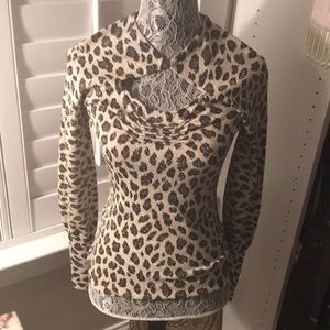 🦋 Form Fitting Blouse 🦋